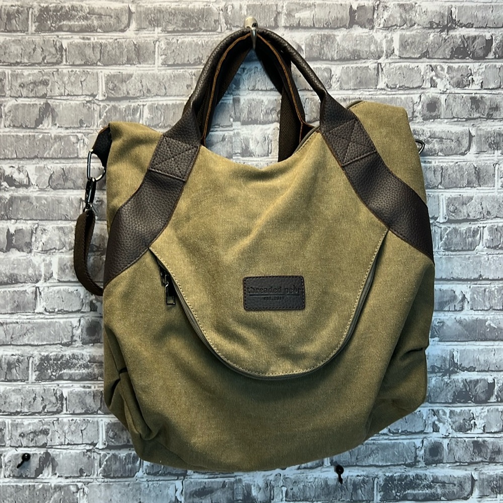 Threaded‎ pear satchel
